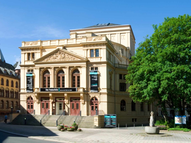 web-iStock-993703168